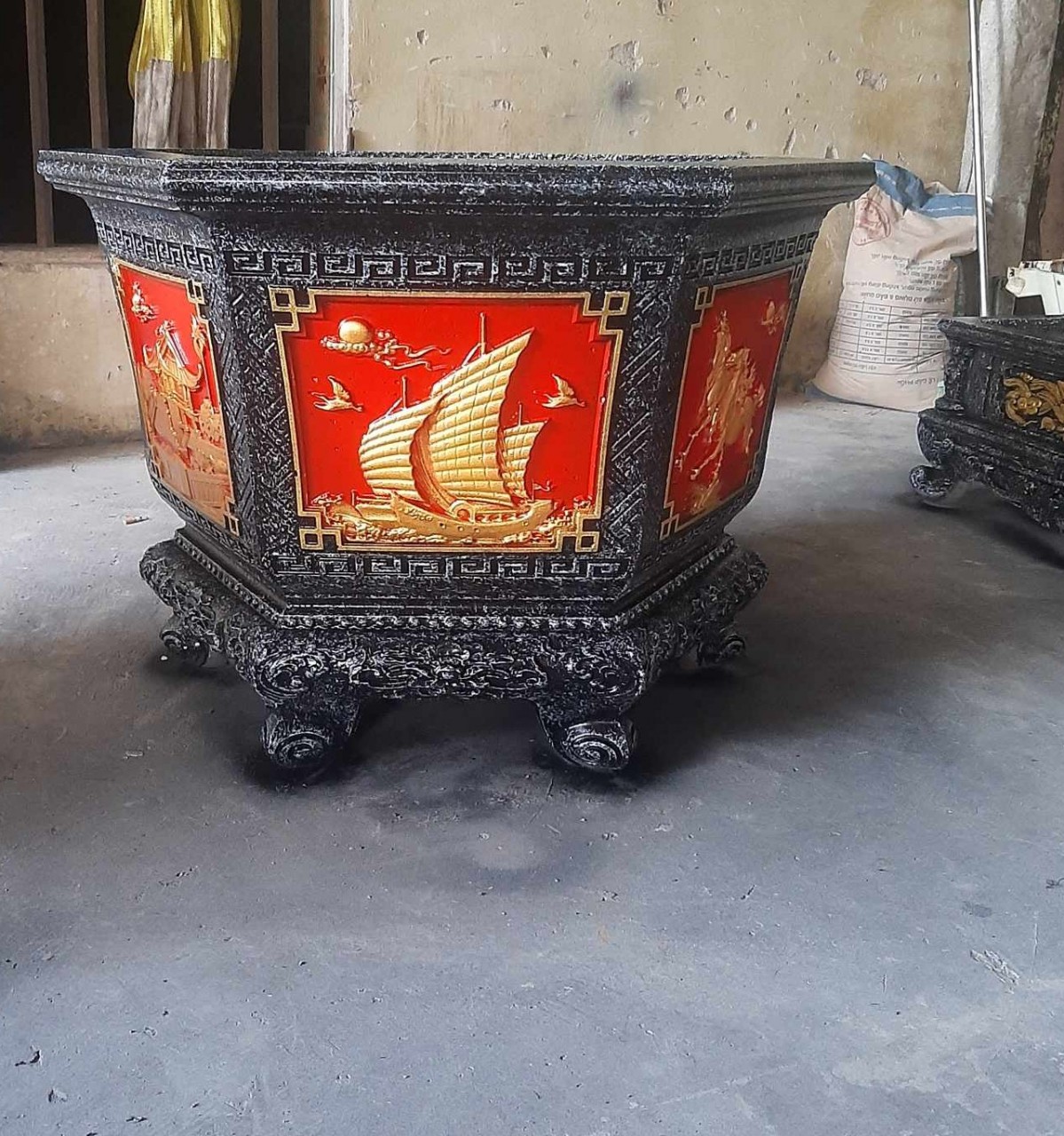 Sơn chậu cảnh đỏ tươi hệ nước siêu bóng( Lon 4 lít)