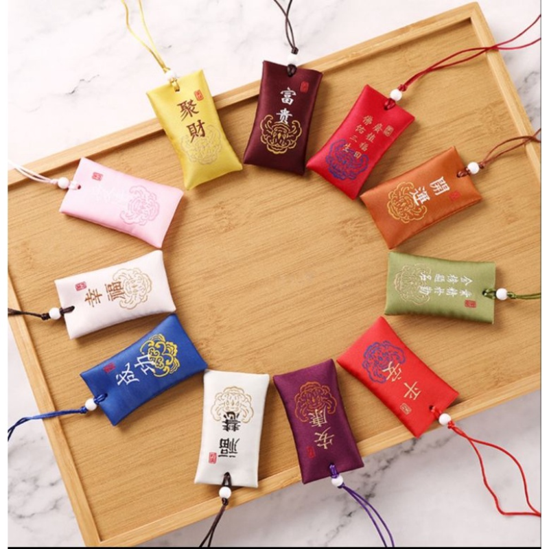 Túi phước lành omamori may mắn tài lộc