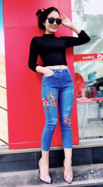 Quần Jean 9 Tấc Thêu Hoa