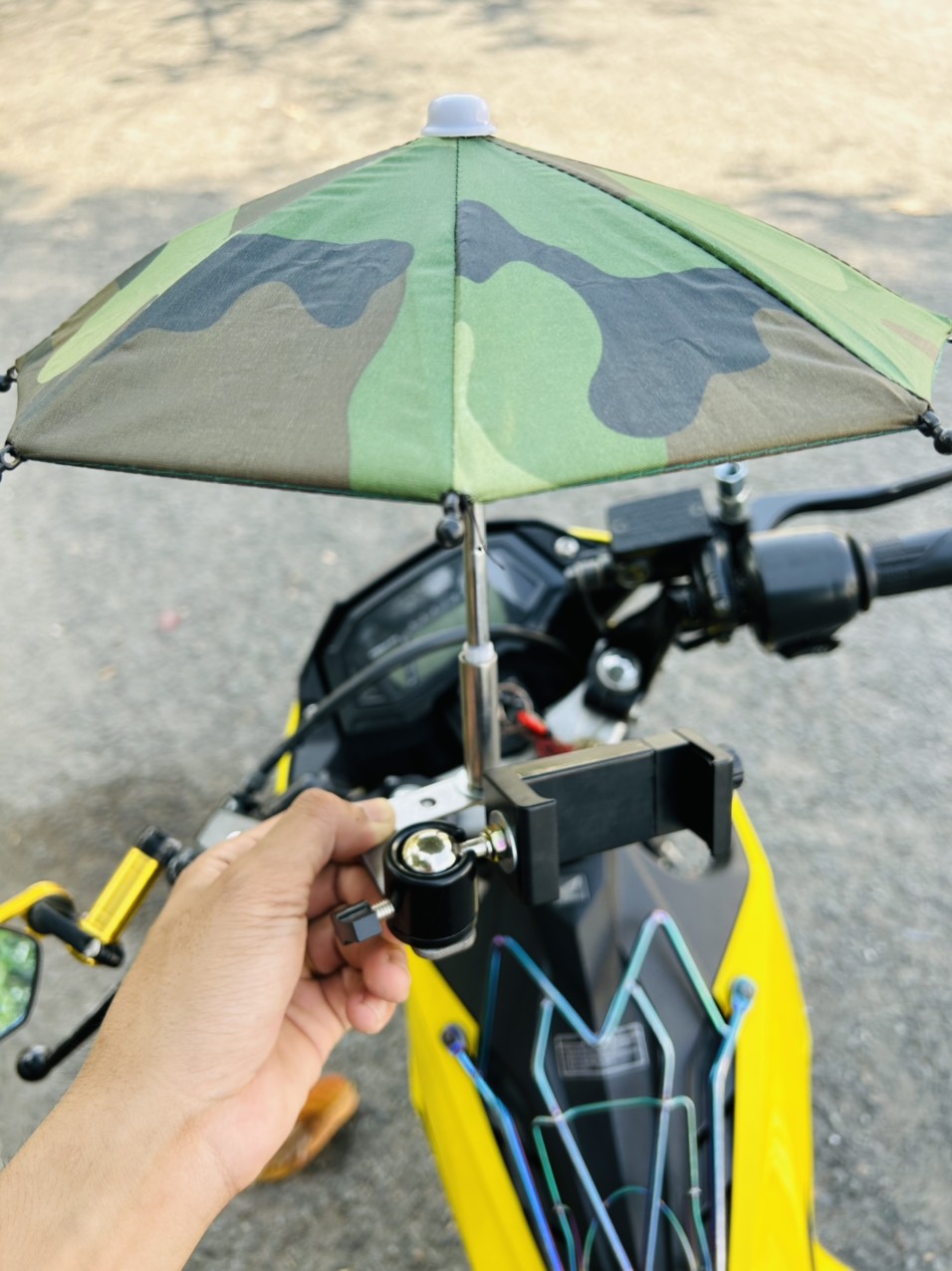 Combo Giá Đỡ Điện Thoại Xe Máy + Dù Mini