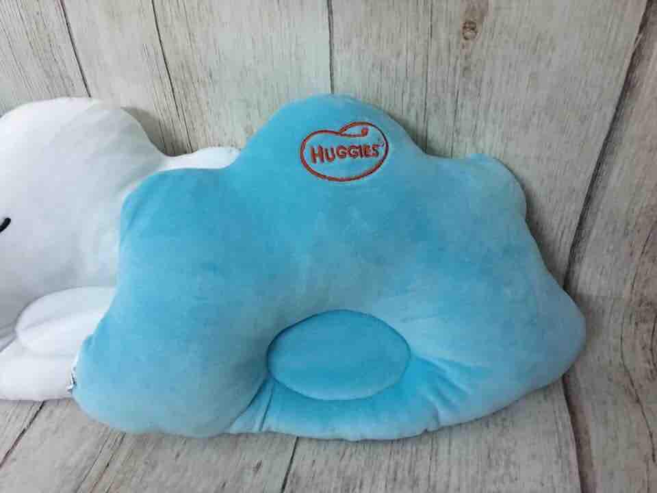 [HCM]Gối mây Huggies sơ sinh