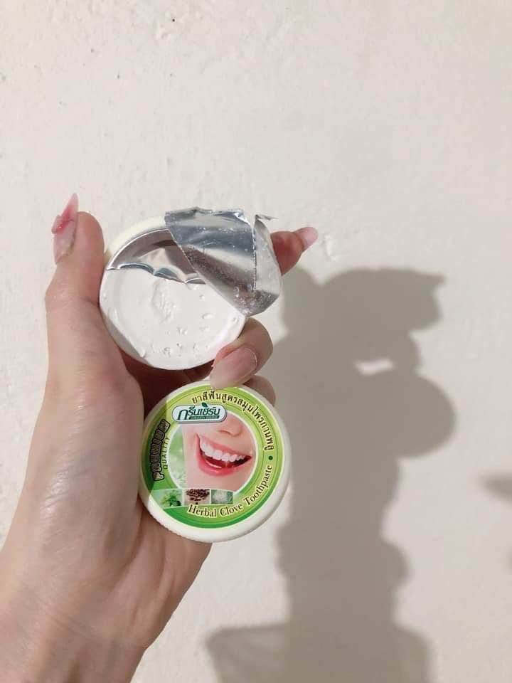 Kem trắng răng HERBAL CLOVE TOOTHPASTE Thái Lan