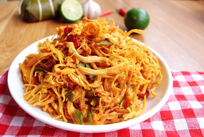 Khô gà lá chanh 300g đồ ăn vặt khô gà xé vị cay nhẹ Bin Bin Food