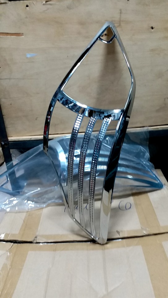 BỘ ỐP VIỀN ĐÈN PHA MẠ CROM XE INNOVA 2013, 2014, 2015, 2016