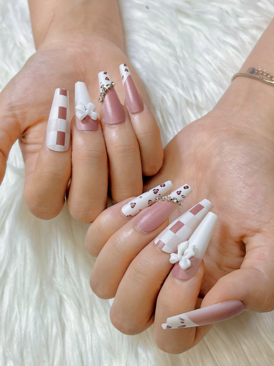 [SẴN HÀNG]Set 24 móng tay giả, móng úp dạng dải móng, thang móng JJ02