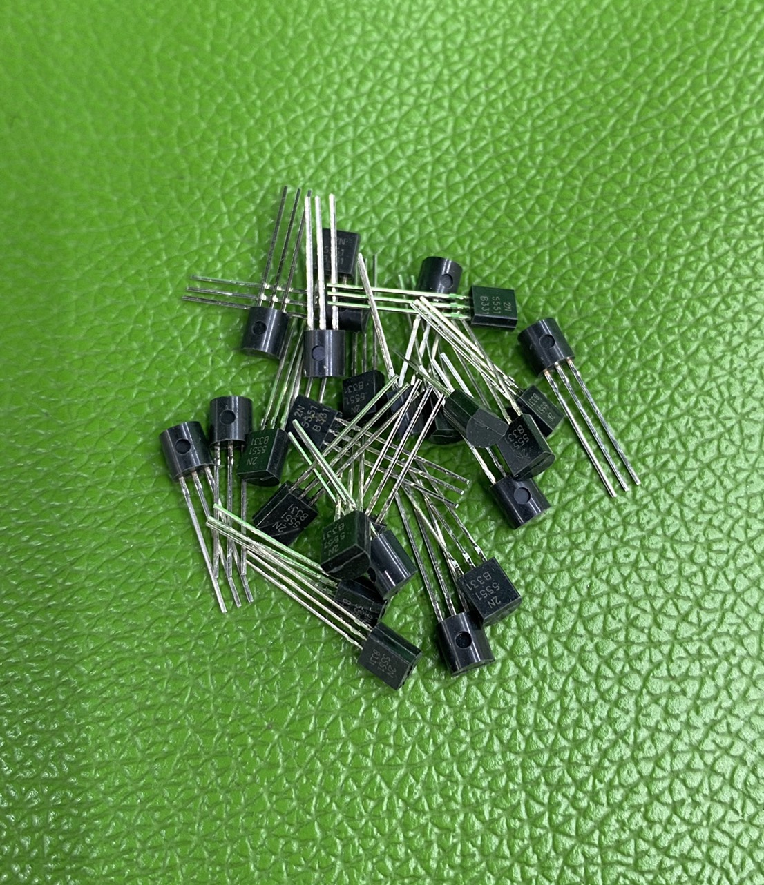 Túi 10 chiếc 2n5401 to-92 pnp và 2n5551 to-92 npn ,150v/0.6a