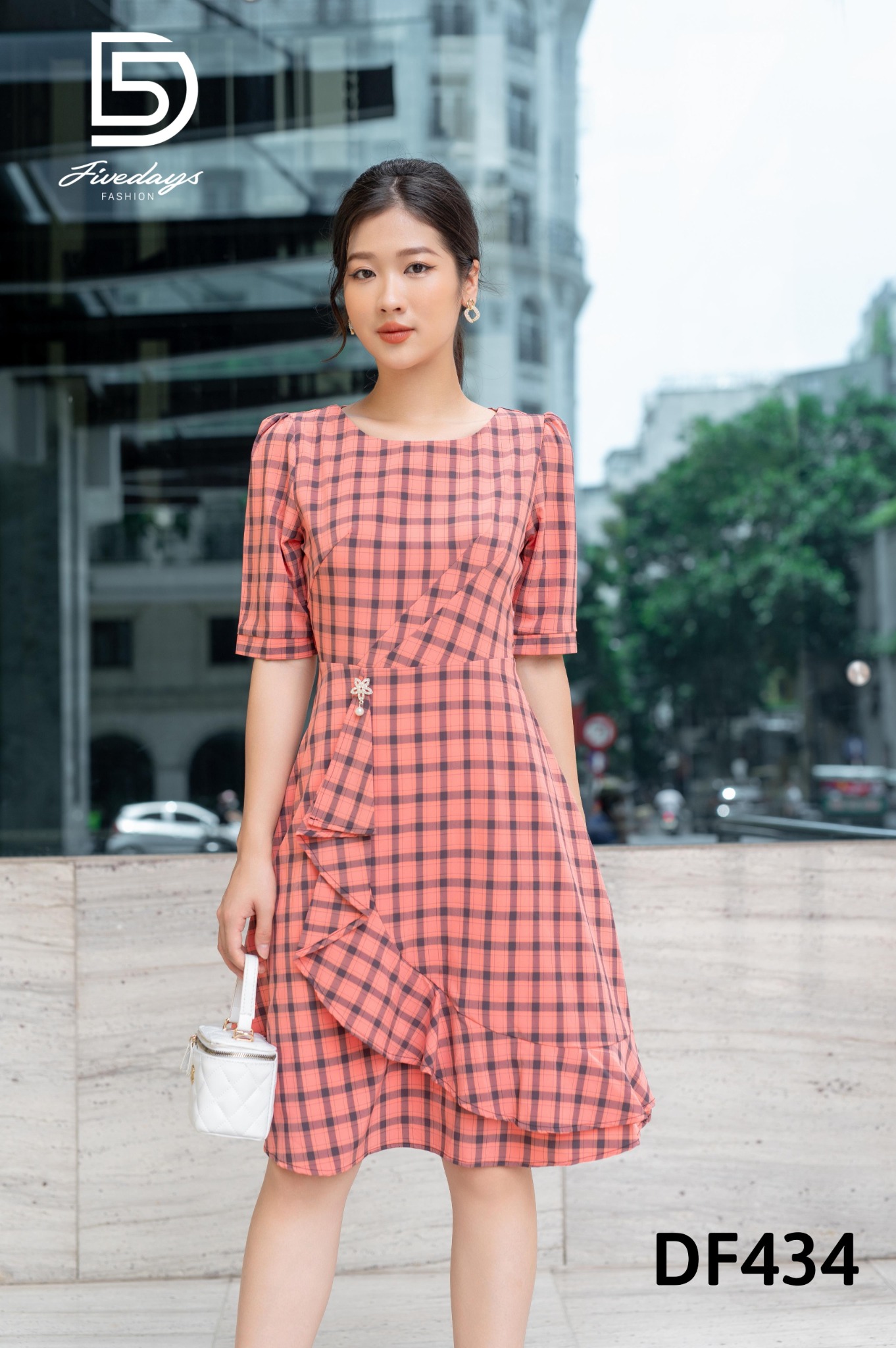 Fivedays - Đầm kẻ bèo thân trước