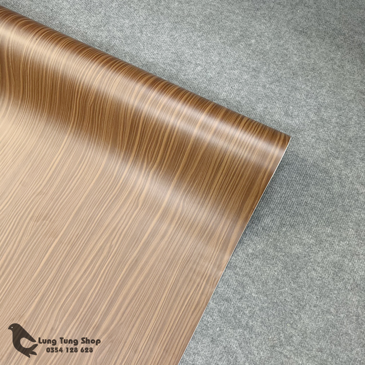 [HCM]Decal gỗ nâu đậm vân ngang - Giấy dán tường bàn tủ có sẵn keo ( gỗ G11 )