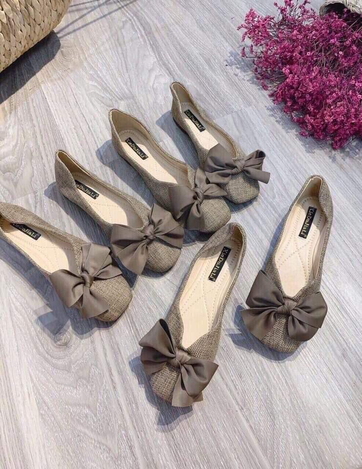 GIÀY BỆT ĐEN DA NHUNG THẾU NHỆN VÀNG