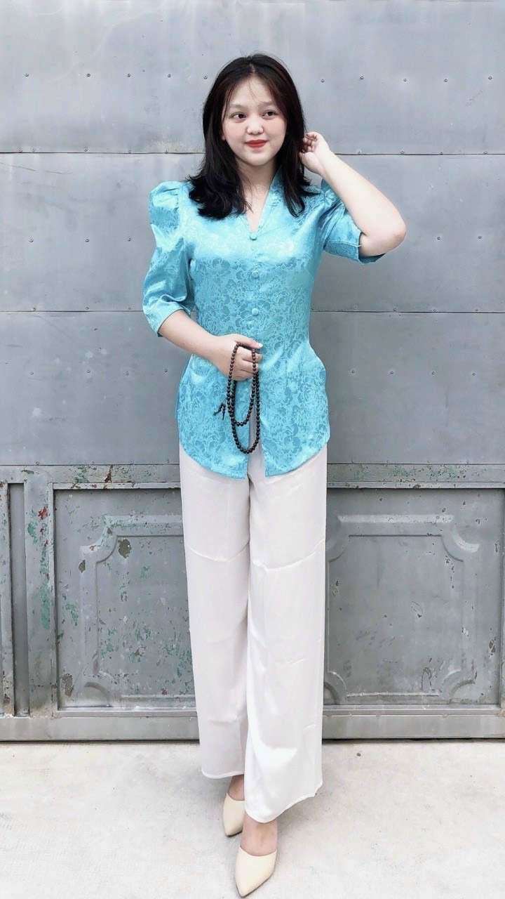 Áo bà ba gấm cổ tim tay phồng