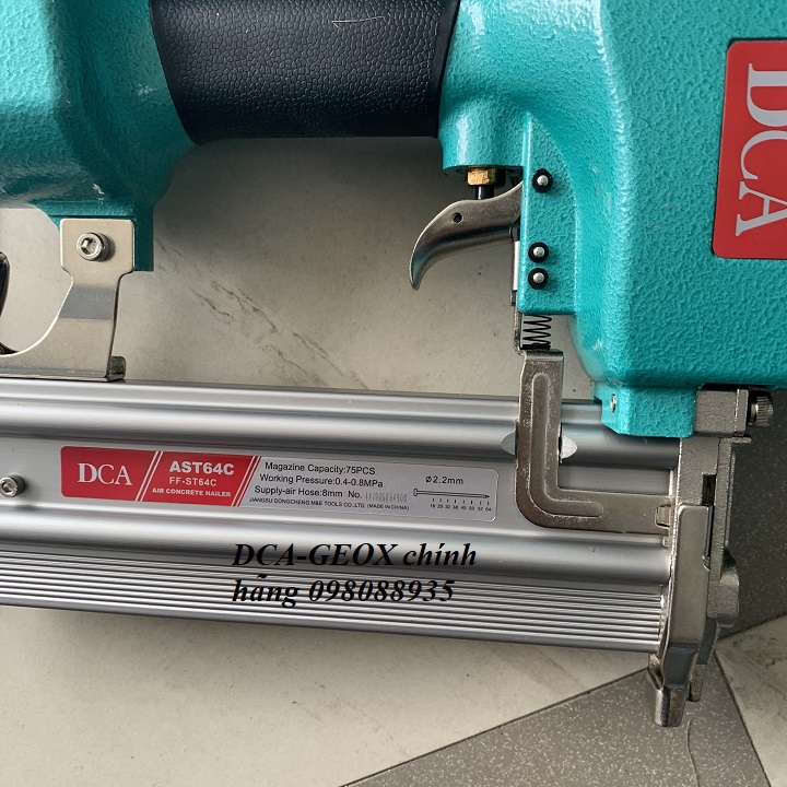 Súng bắn đinh bê tông dùng hơi DCA AST64C