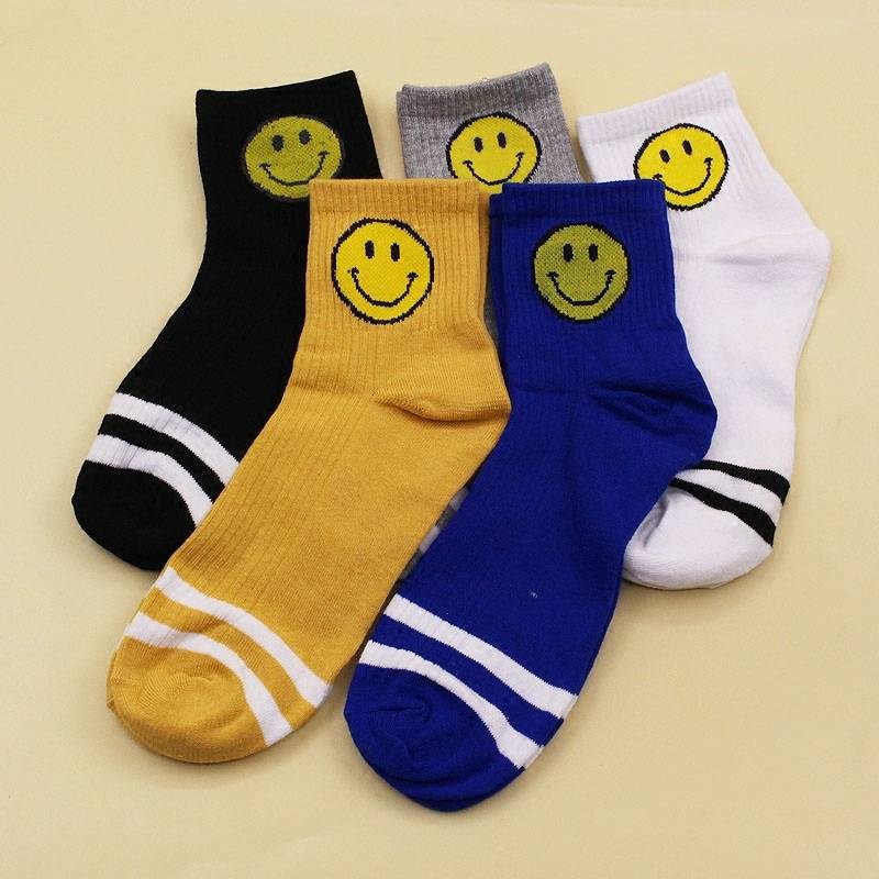 Bộ 5 đôi tất vớ cao cổ có hình trái tim