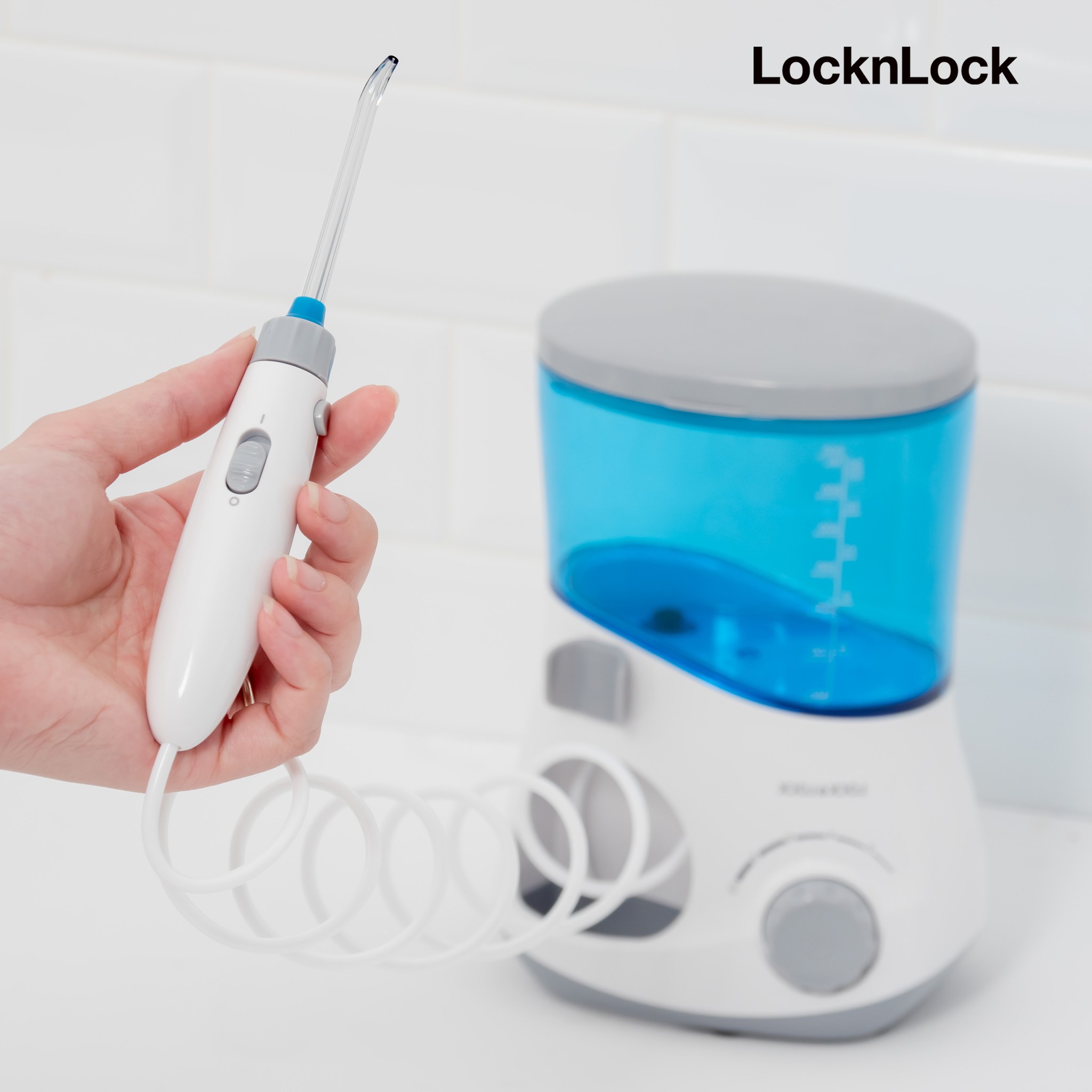 Máy Tăm Nước Lock&lock Oral Irrigator 600ml ENR111BLU