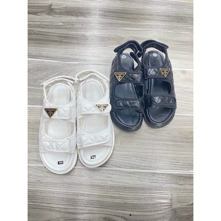 Giày sandal đế cao bông hoa  xinh xắn