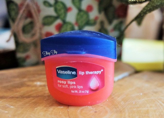Son dưỡng hồng môi vaseline