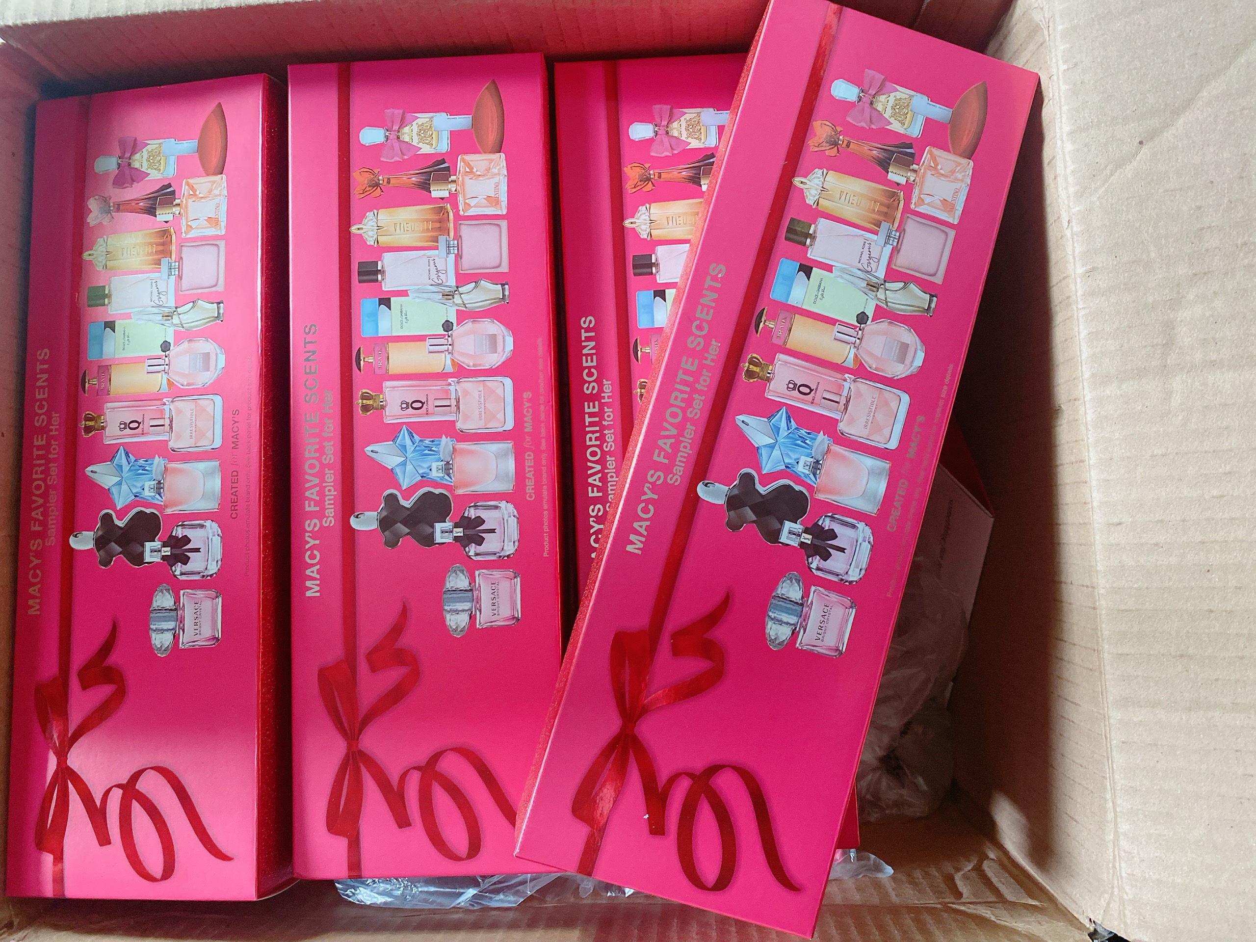 Set 18 Mẫu Nước Hoa Mini Macy's Favorite Scent Sampler Set For Her