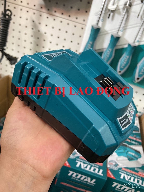 20V CỤC SẠC PIN LI-ION TOTAL - TFCLI2001