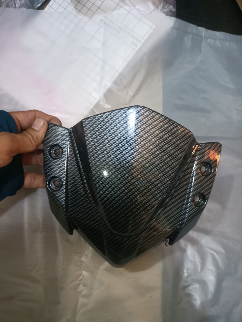 Mão siêu nhân gắn các loại xe cacbon
