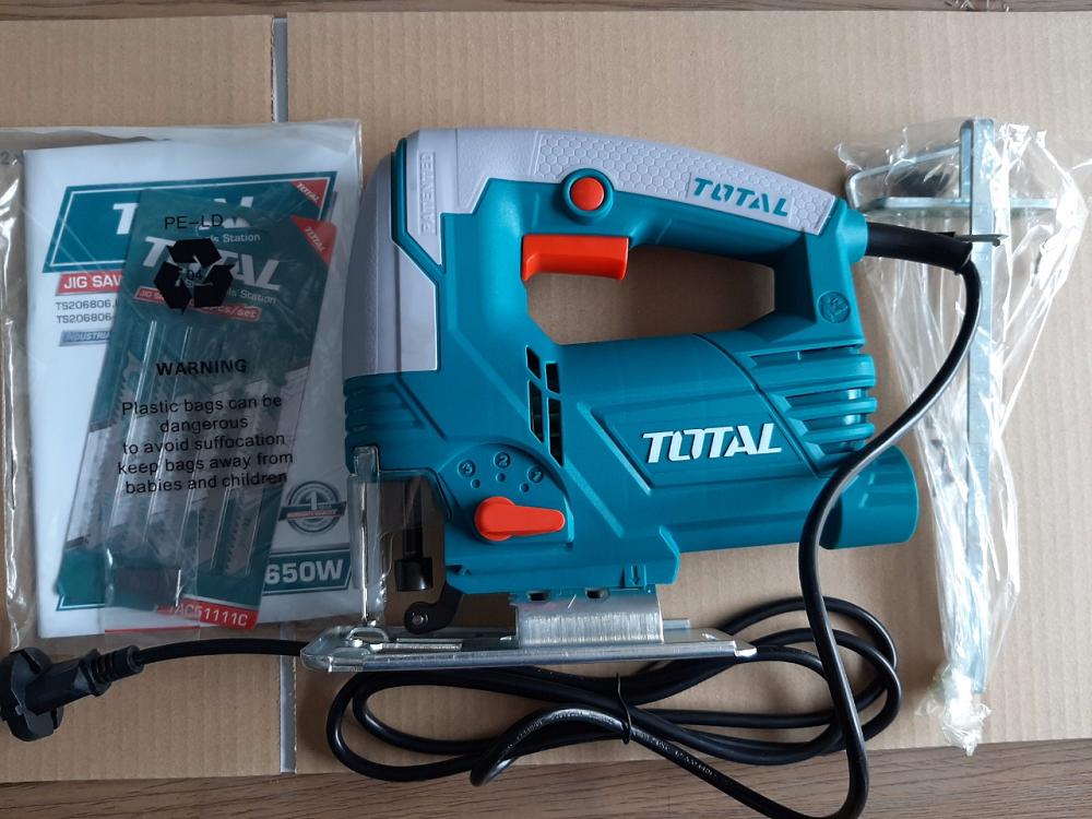 650w máy cưa lọng total ts206806 kèm 1 bộ 5 lưỡi cưa lọng