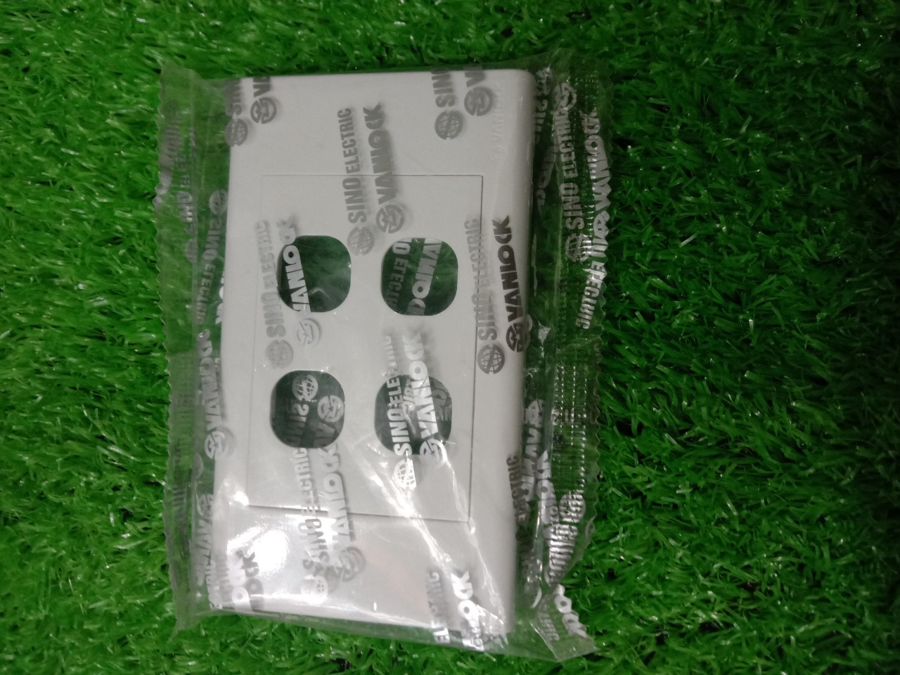 Mặt 1,2,3,4 công tắc(sino) dòng S18
