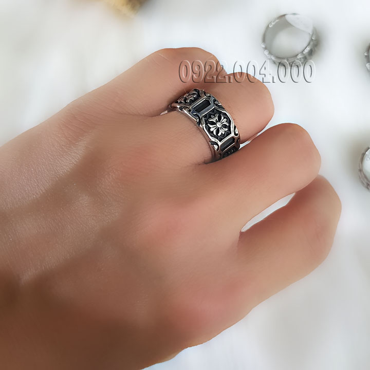Nhẫn chromeheart thép titan không gỉ NZ1864.