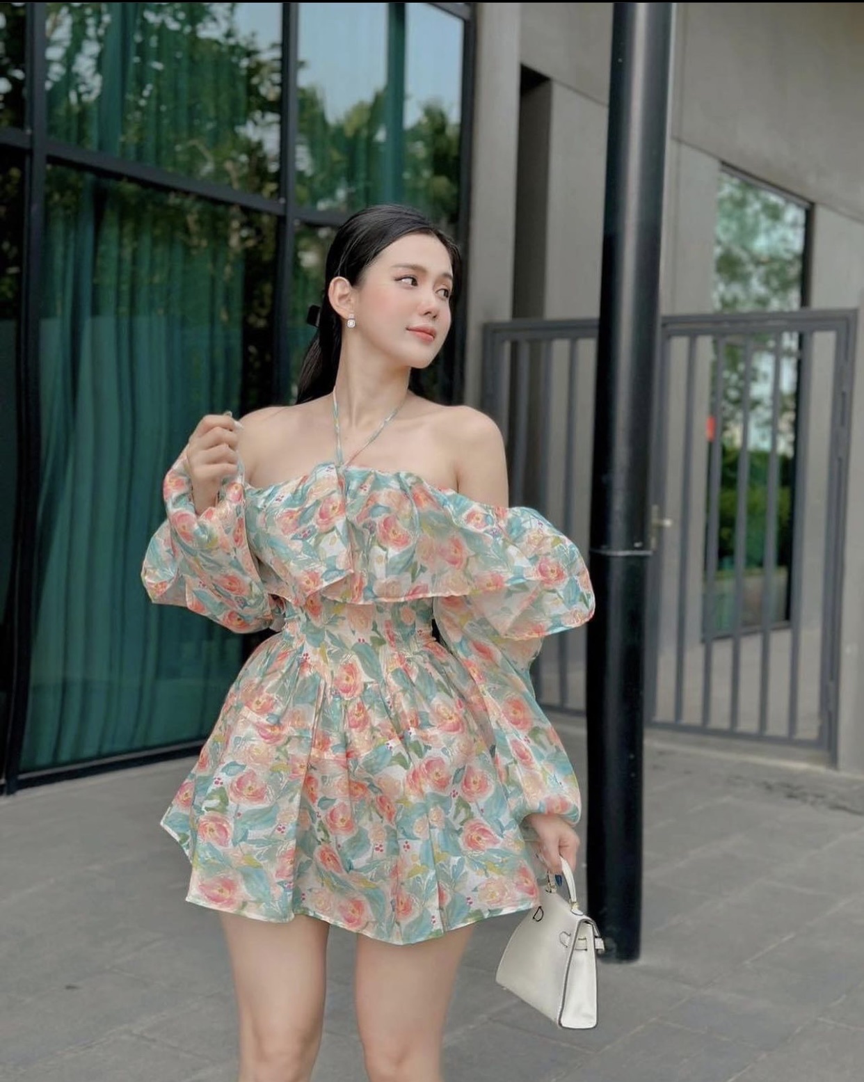 Đầm ngắn dạo phố