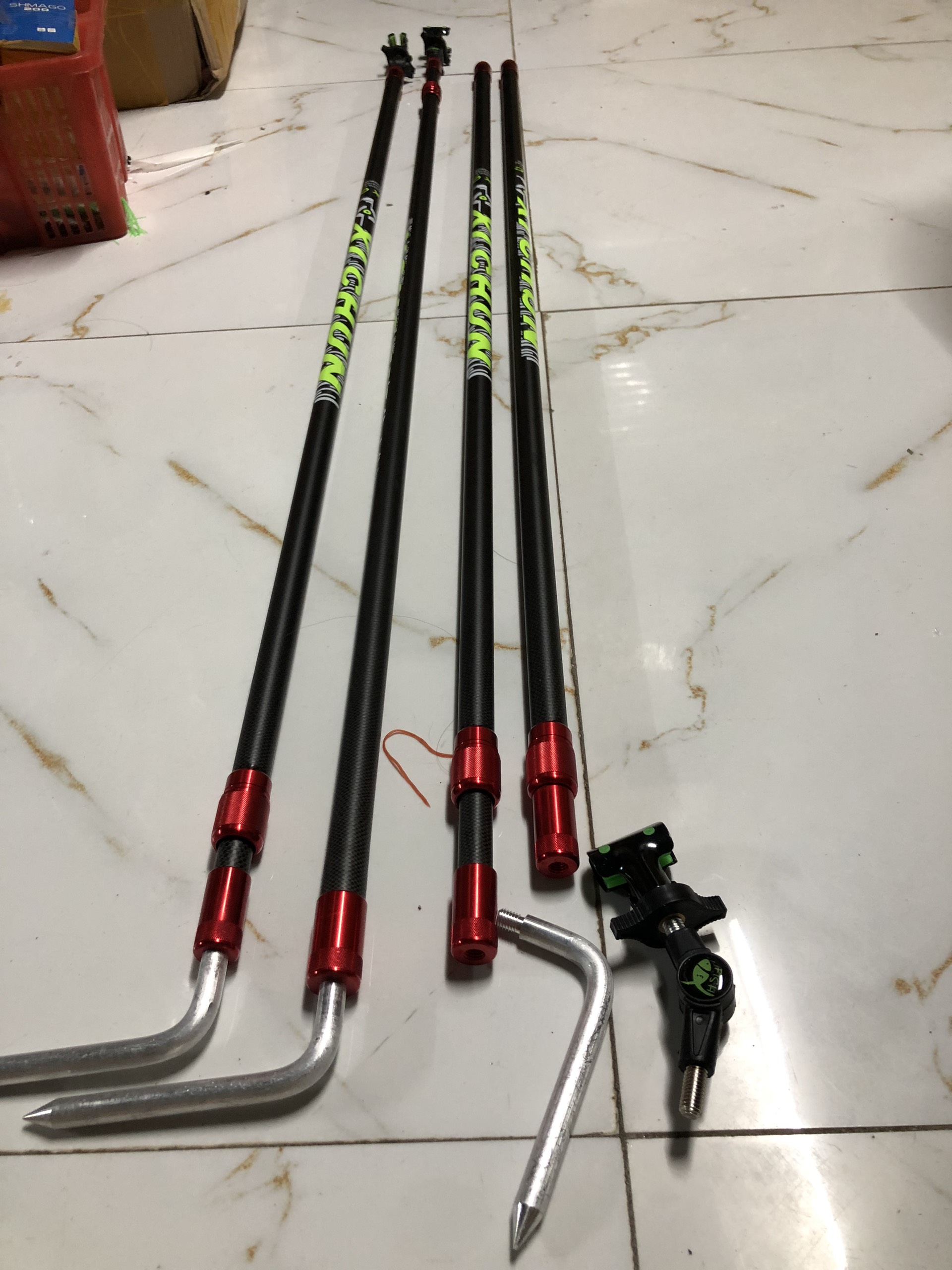 Gác Cần Chống Gió Dài 2m1 Carbon Cao Cấp