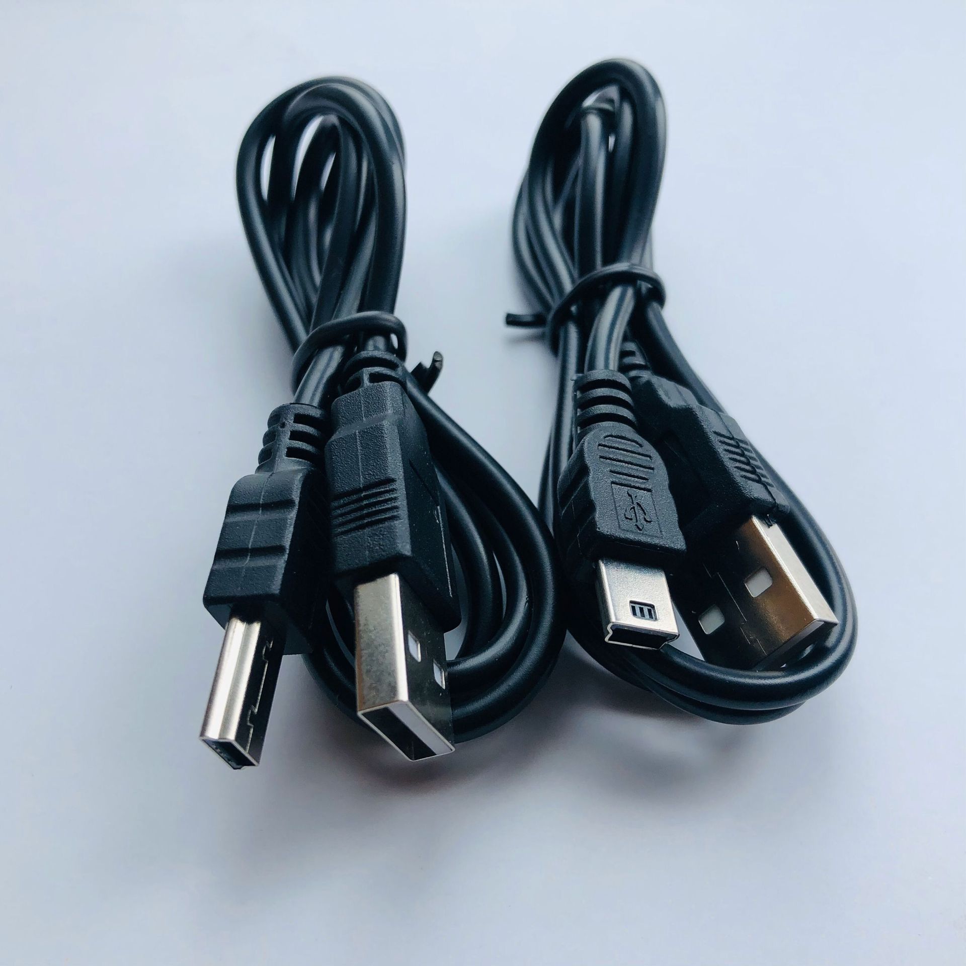 Cáp sạc chân cắm V3