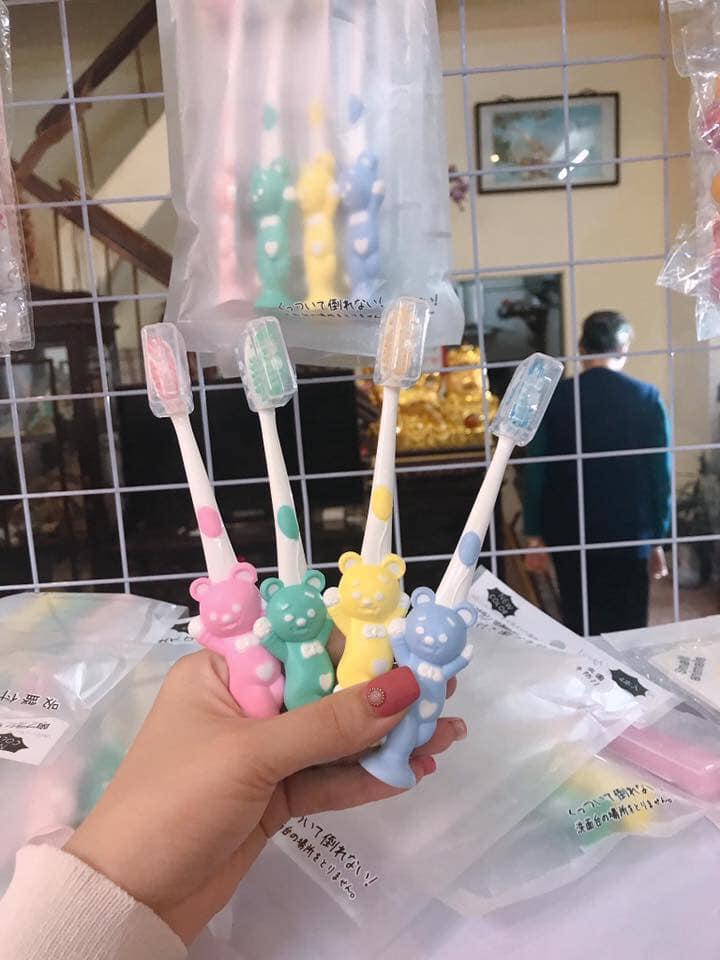 SET 4 BÀN CHẢI ĐÁNH RĂNG XUẤT NHẬT HÌNH THÚ CHO BÉ