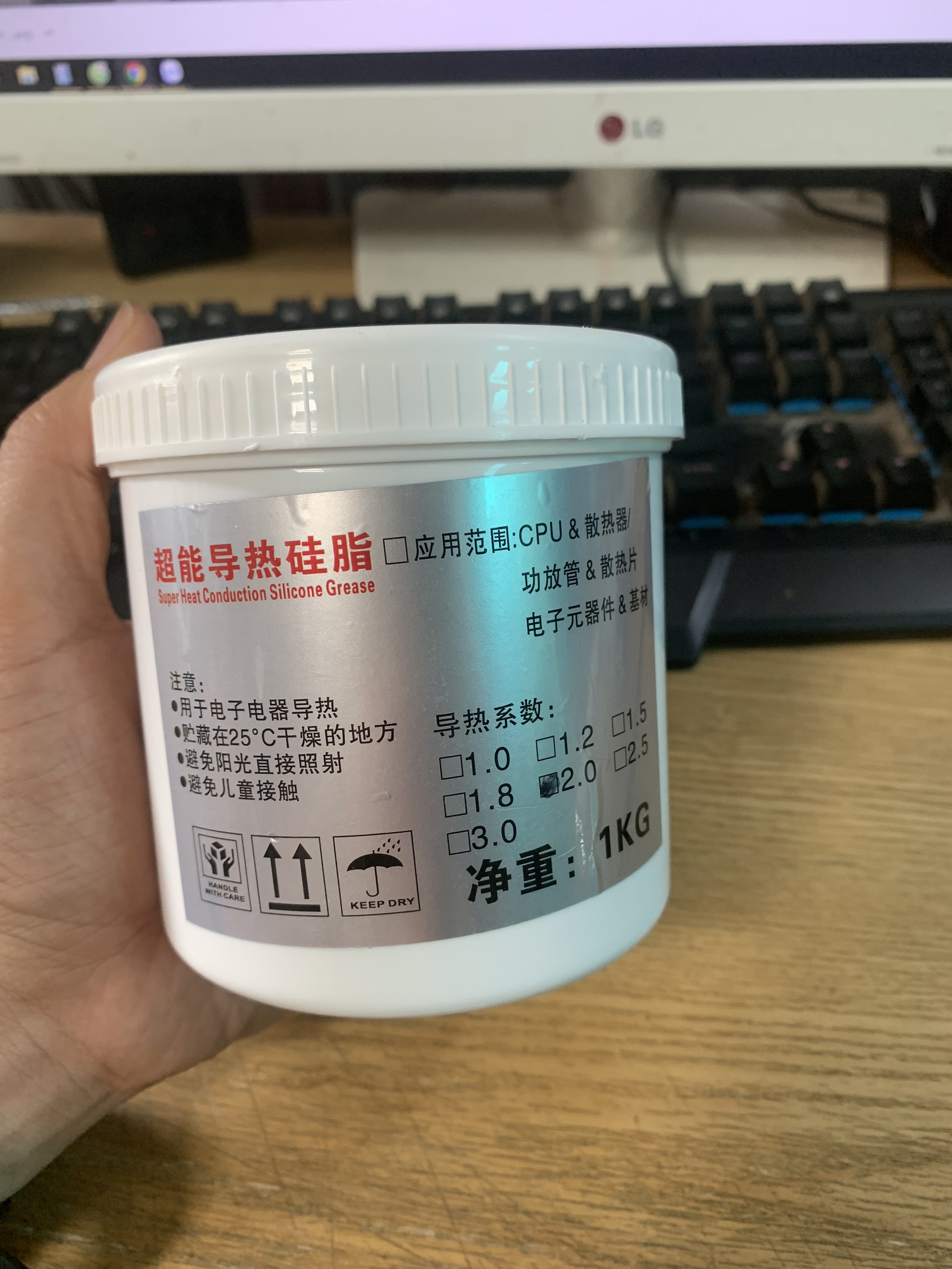 Keo tản nhiệt sử dụng cho đèn led, chip led