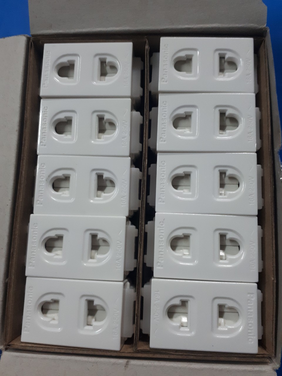 HẠT Ổ CẮM , HẠT CÔNG TẮC ,HẠT ĐÈN BÁO  PANASONIC