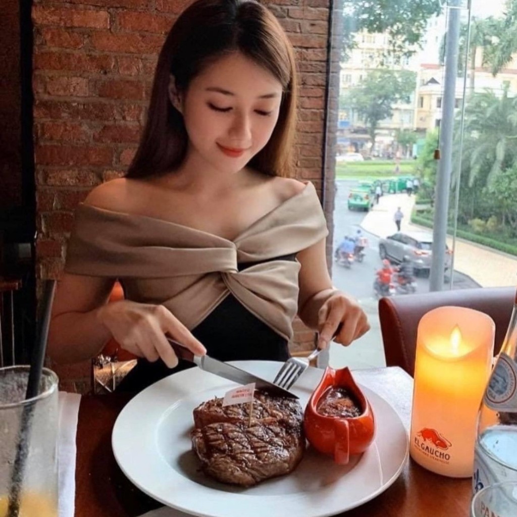 Áo peplum xoắn ngực bo eo dáng xòe xuống phố