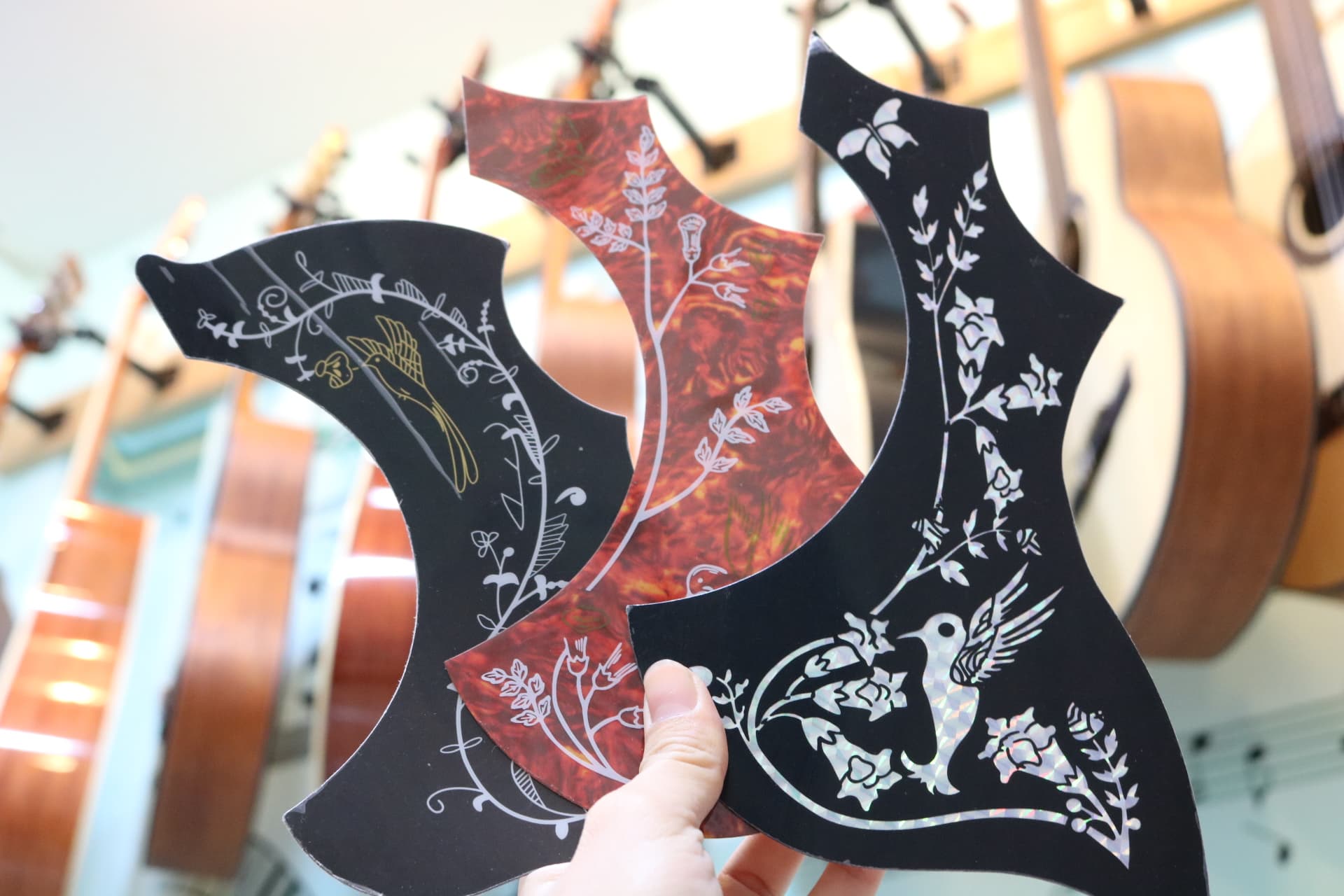 Miếng dán chống xước cho đàn guitar I hoa văn đủ loại