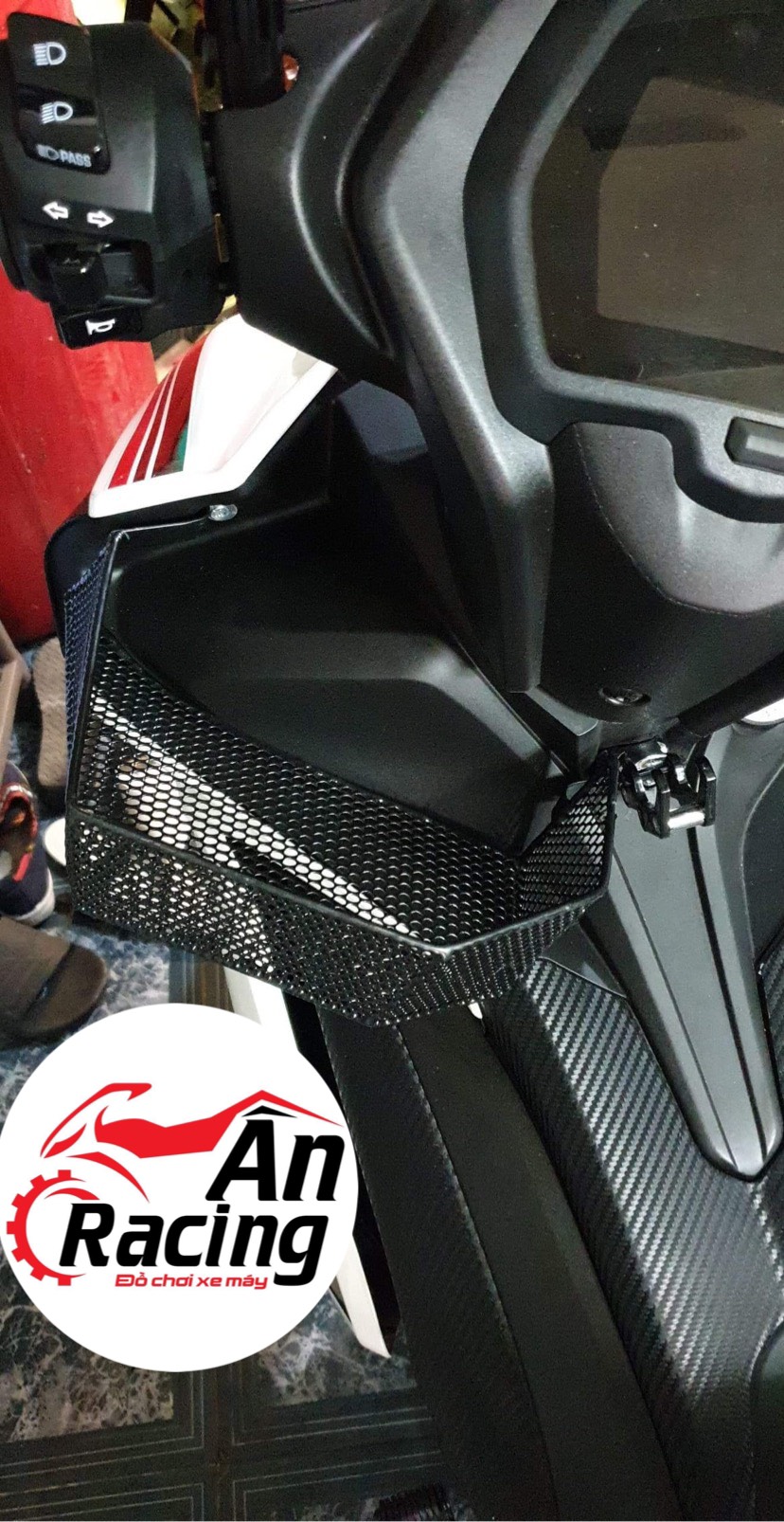 Rỗ hông lắp xe exciter 155