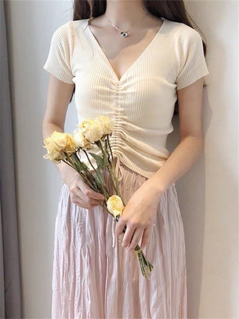 Áo len tăm rút ngực cổ tim