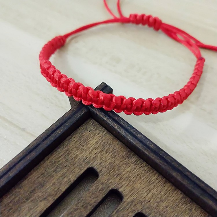 Vòng tay chỉ đỏ may mắn BL79