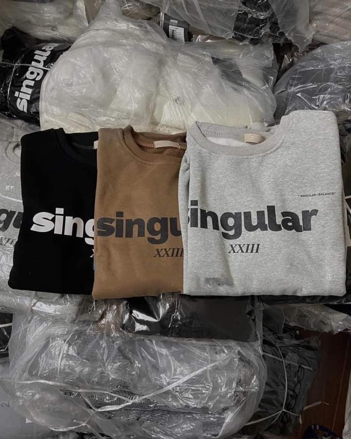ÁO nỉ sweater in chữ SINGULAR ( trọng lượng từ 40kg đến 70kg )
