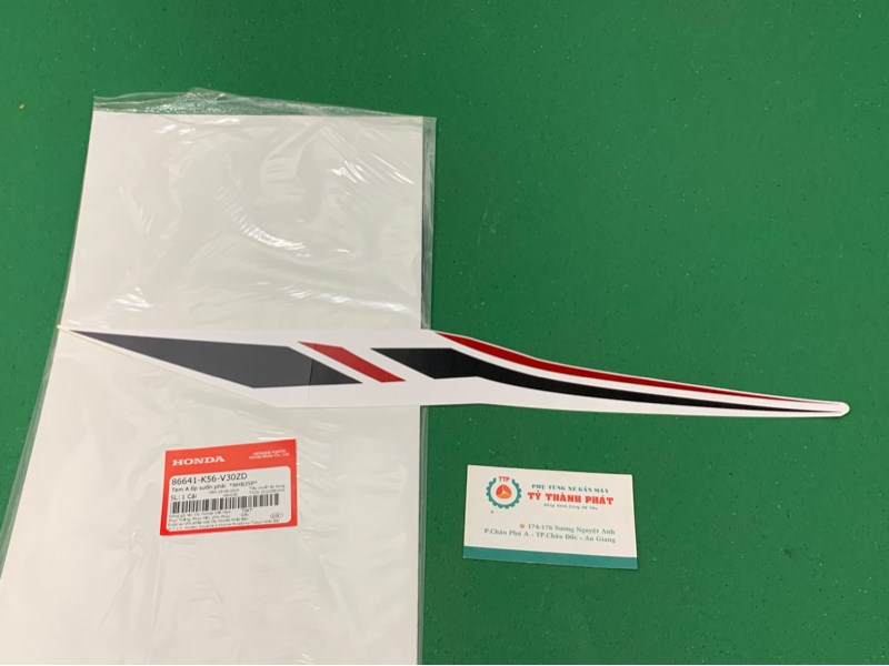 Tem cánh bửng Winner V1 2018 Trắng trên Phải zin