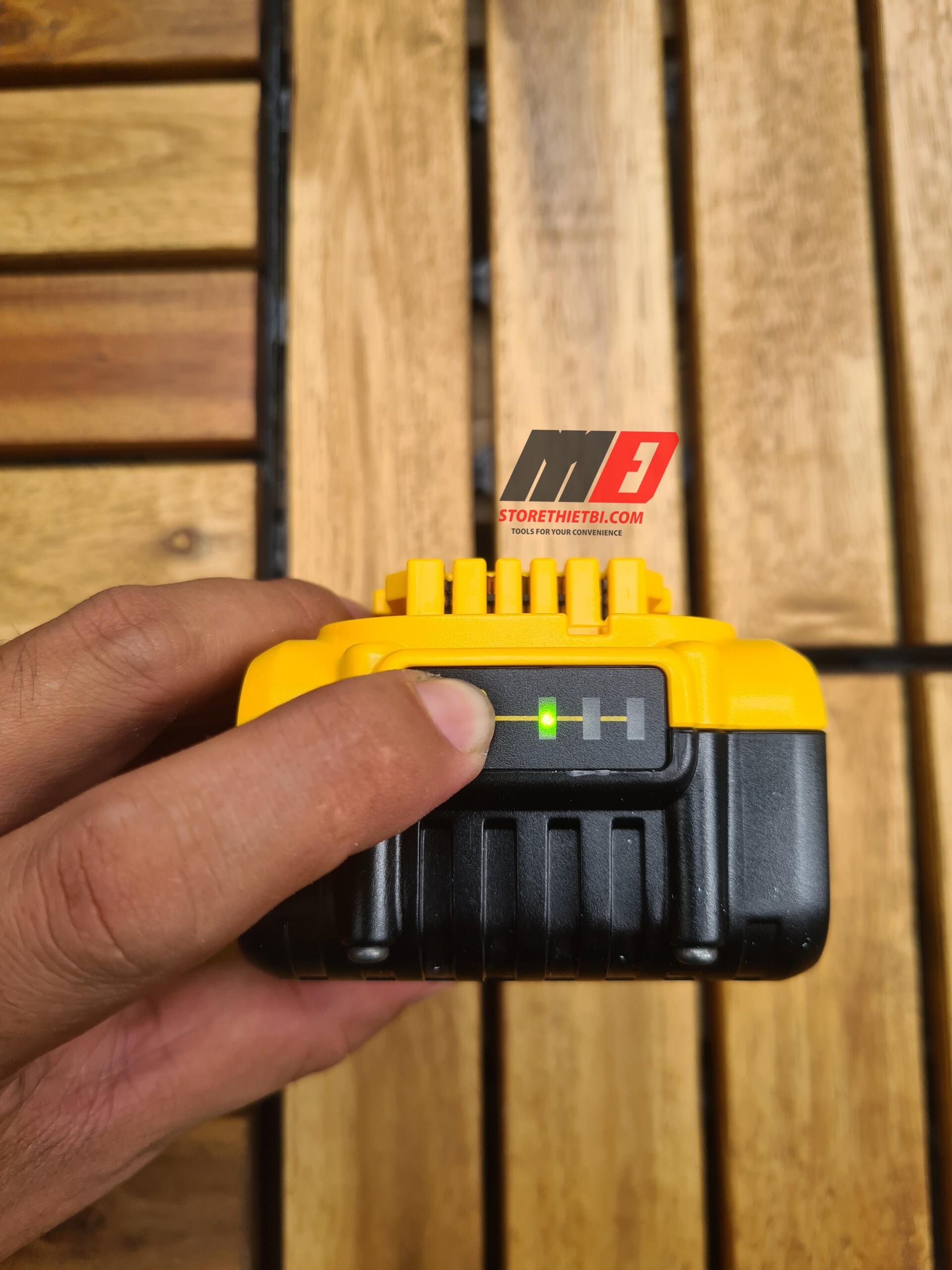 [HCM]Pin 18V 5Ah Dewalt Dcb184