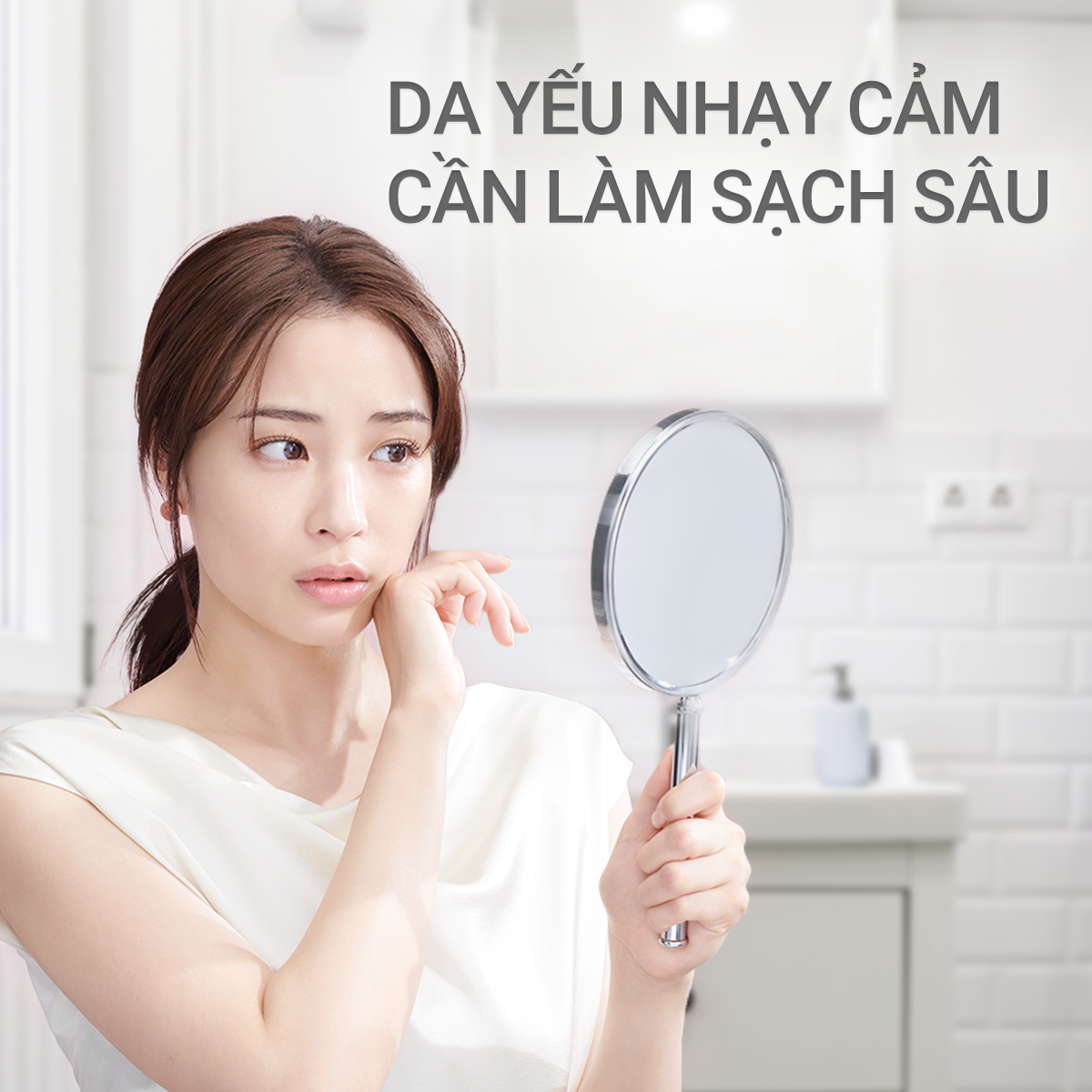 Nước tẩy trang dưỡng da dProgram Essence In Cleansing Water 180ml