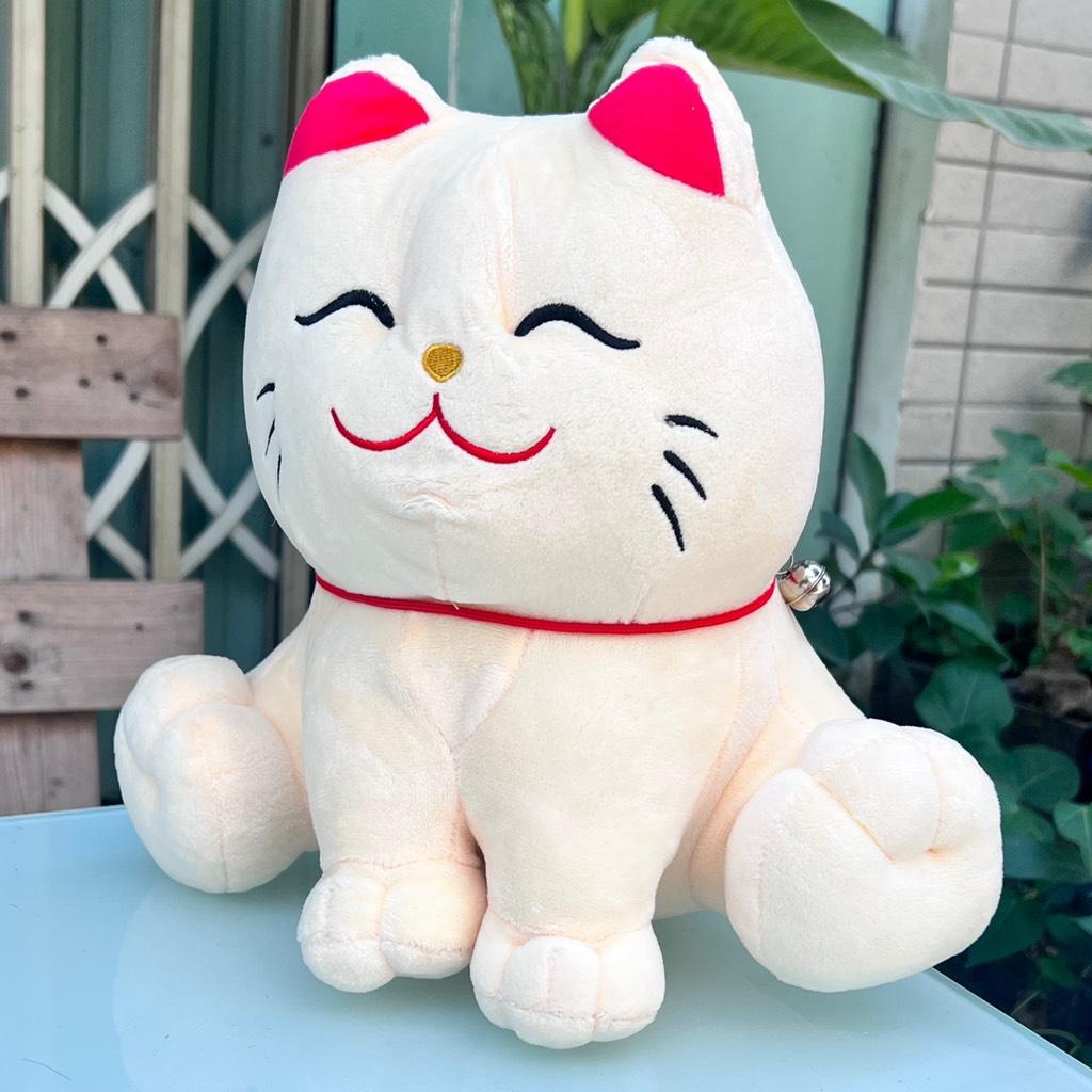 Mèo thần tài nhồi bông 26cm mềm mị (hàng khuyến mãi Nutifood)