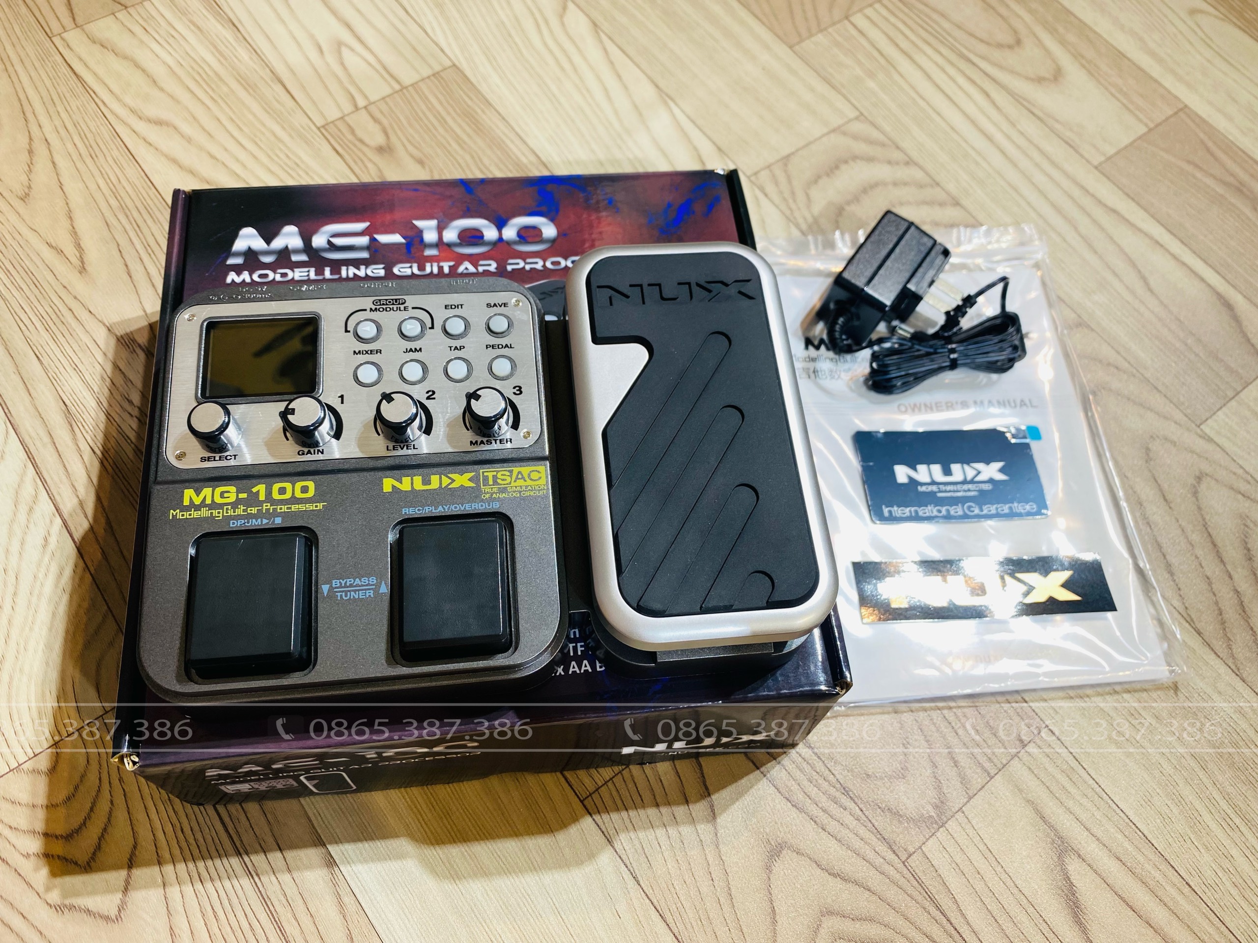 Phơ bàn Nux MG100 dành cho guitar điện