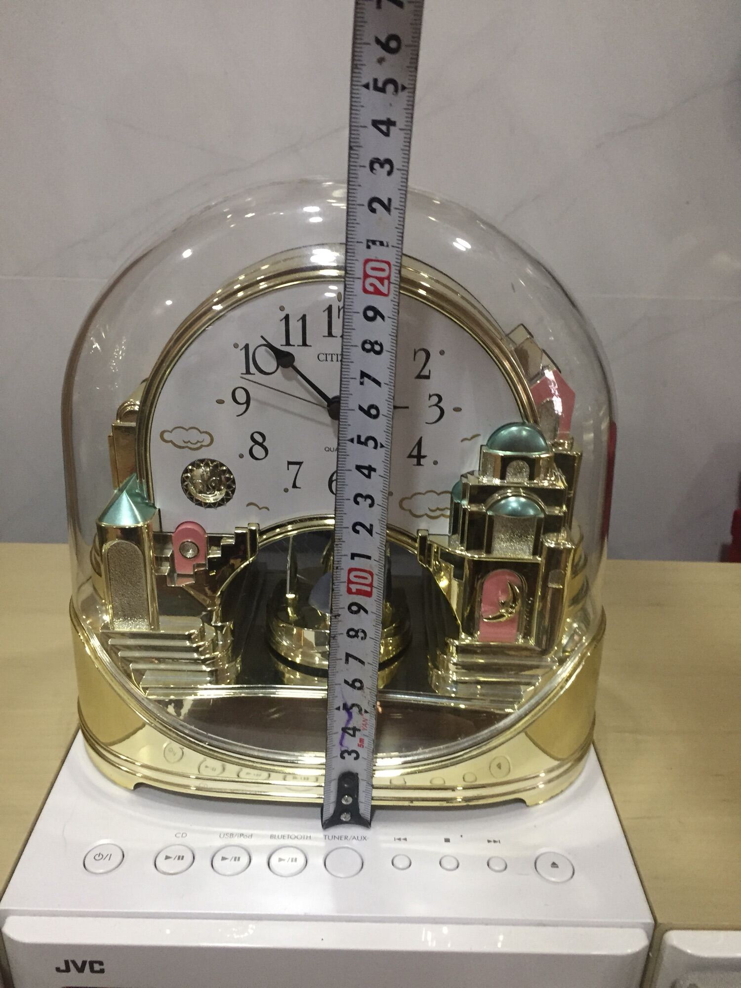 Đồng hồ để bàn lắc xoay Citizen