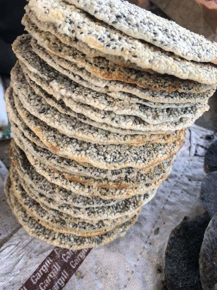 Bánh đa mè đen chưa nướng thơm ngon 10 cái