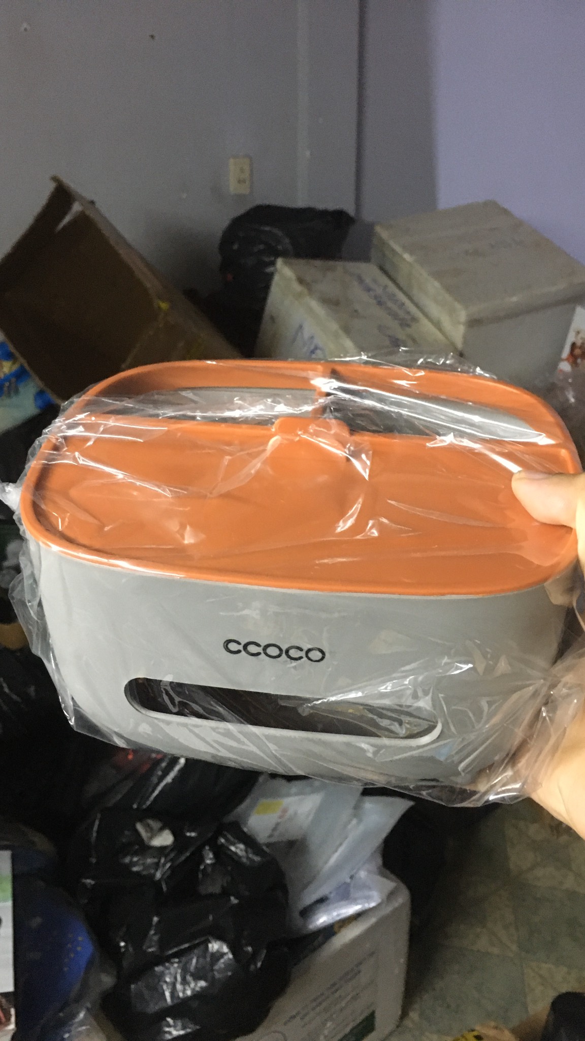 Hộp đựng khăn giấy ăn để bàn ecoco đa năng cao cấp, kèm khay đựng tiện ích để điện thoại, bút, thước, điều khiển tivi