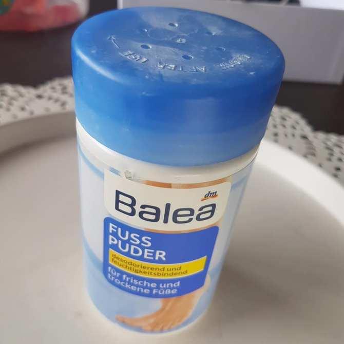 Bột chống và khử mùi hôi chân Balea Đức