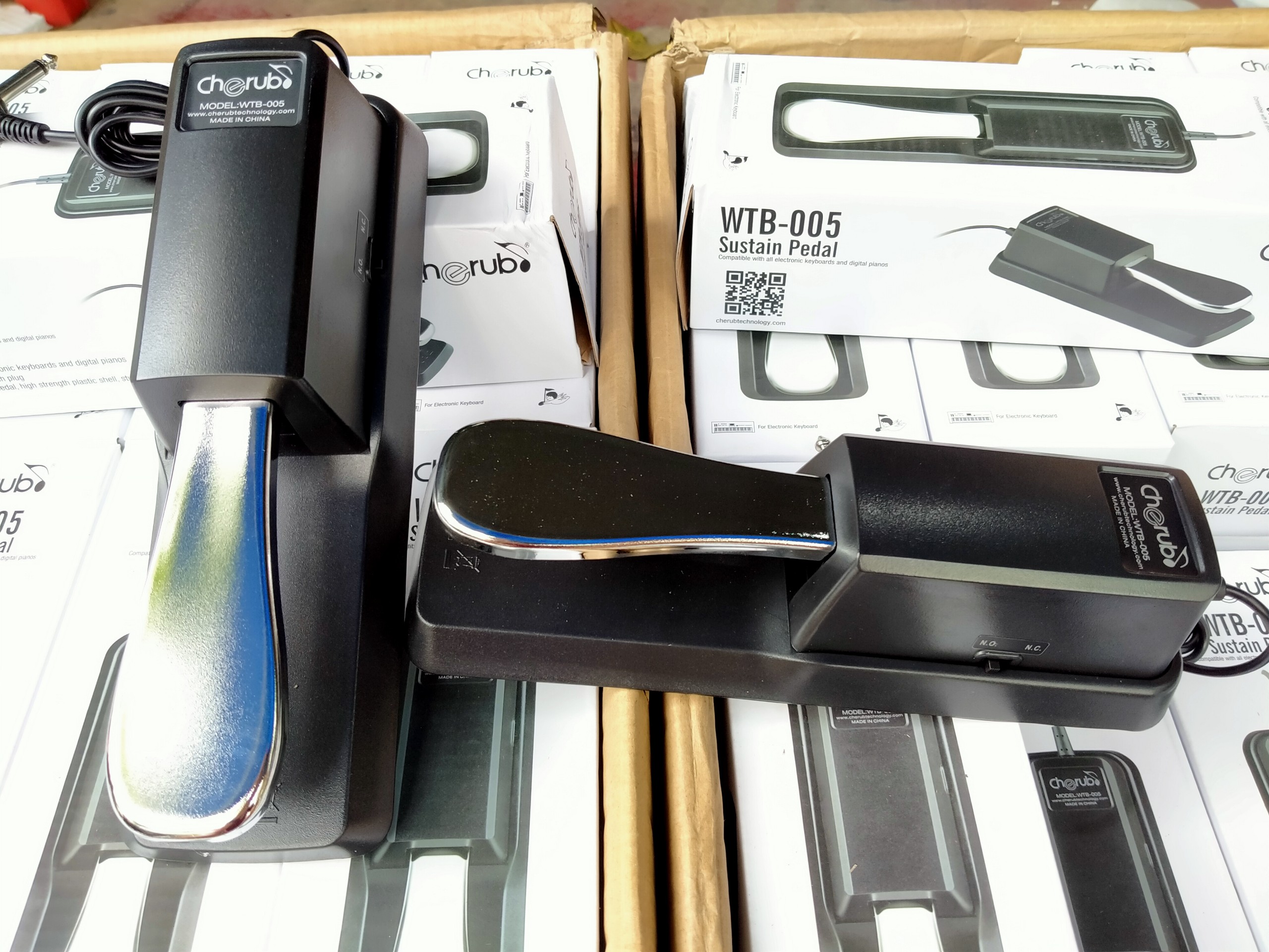 Pedal mỏ vịt