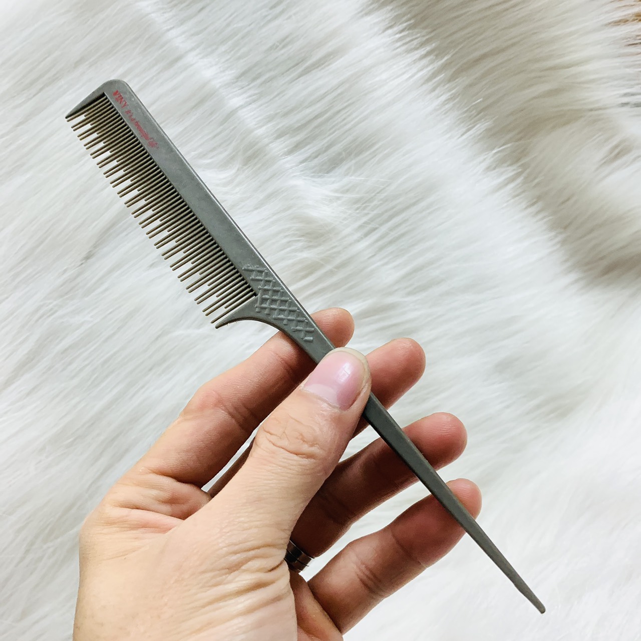 Lược Chia Tóc Nhựa Carbon Toni&Guy 0712