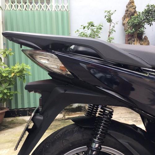 Nẹp sườn SH 2017-2019 độ kiểu SH Ý màu đen mờ và đen vân carbon