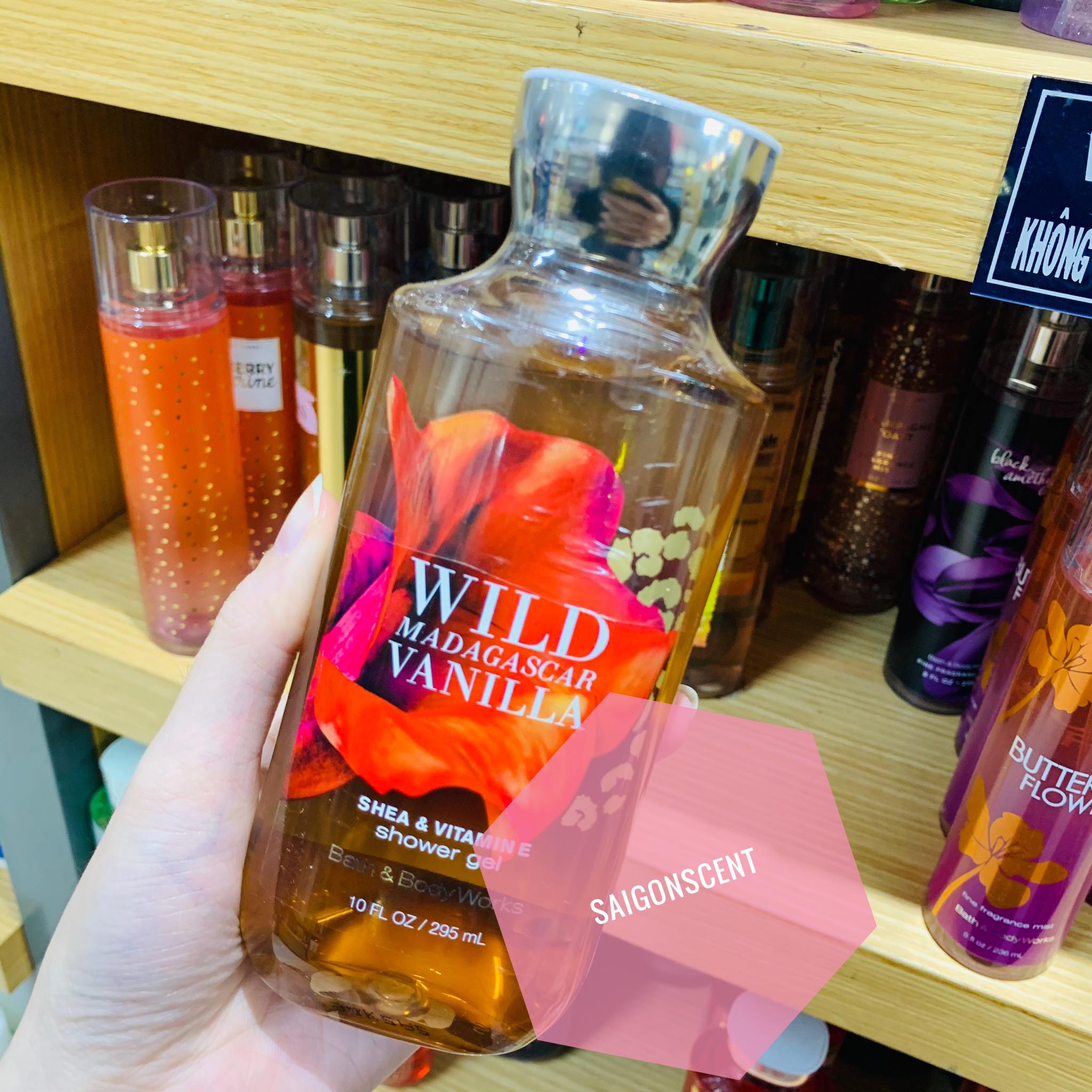 Sữa tắm Bath & Body Works - Wild Madagascar Vanilla ( 295mL )